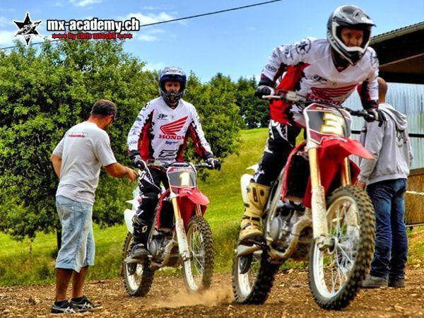 MX videos of a race start: two riders with numbers 1 and 3 set off, helpers stand by a barn